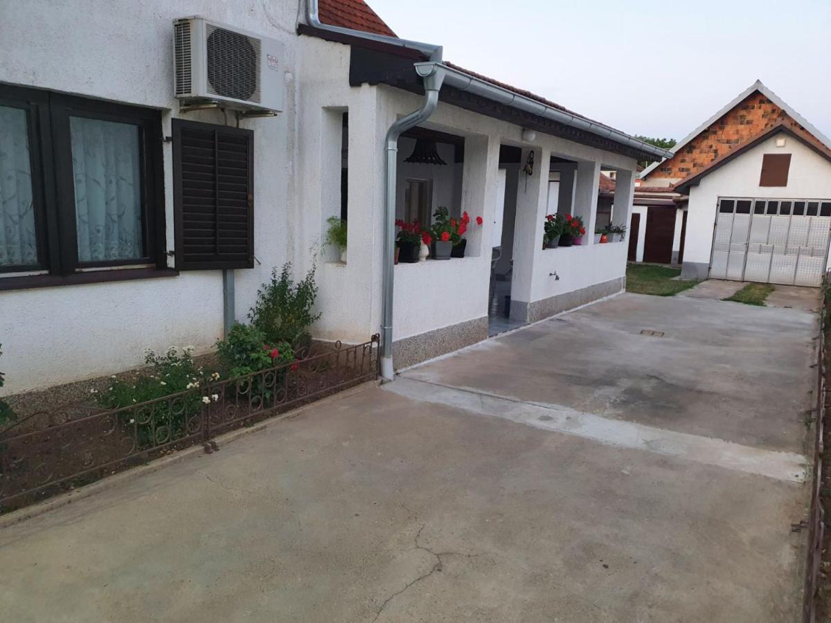 Royal Rose Smestaj Bela Crkva  Exterior foto